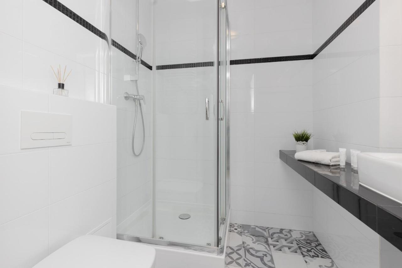 Old Town Spacious Apartment Bonifraterska By Renters Warszawa Zewnętrze zdjęcie