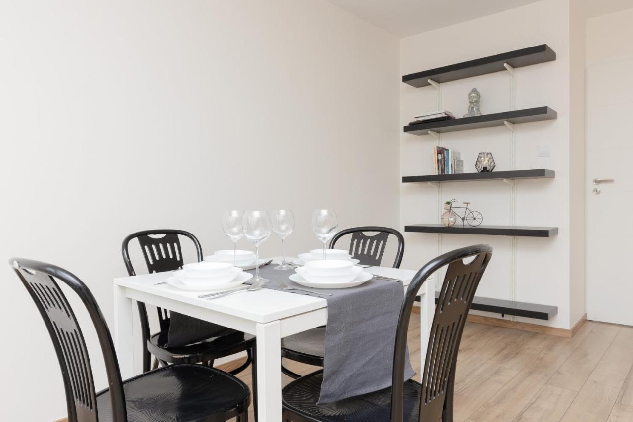 Old Town Spacious Apartment Bonifraterska By Renters Warszawa Zewnętrze zdjęcie